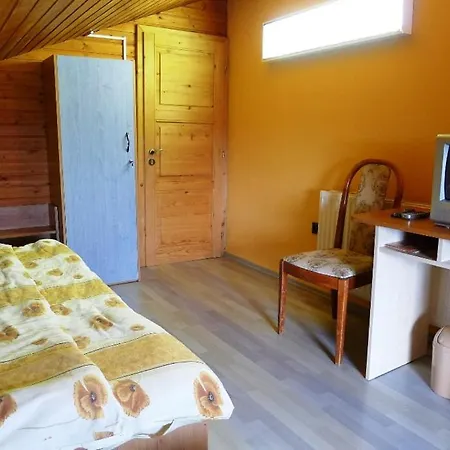 Relax Ubytovacie Sluzby Penzion Smolenice